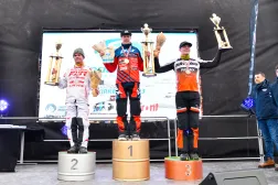  004_saturday_podium_world