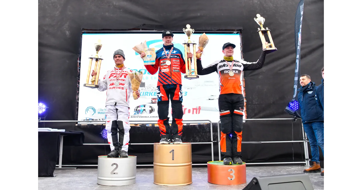 004_saturday_podium_world